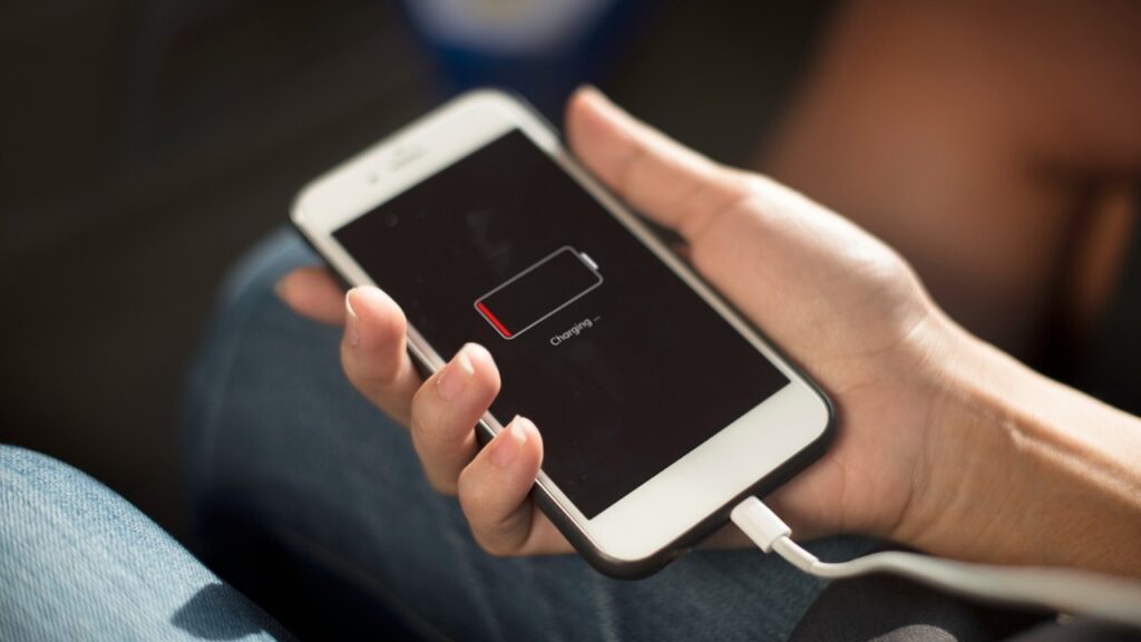 Charge-smartphone-batterie-basse